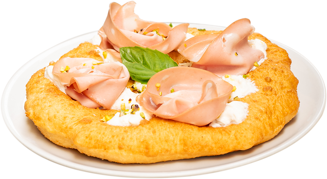 Pizza fritta con ricotta, mortadella e pistacchio
